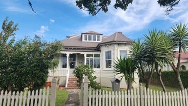 20 King Edward Avenue, Epsom, Auckland - Carousel 1