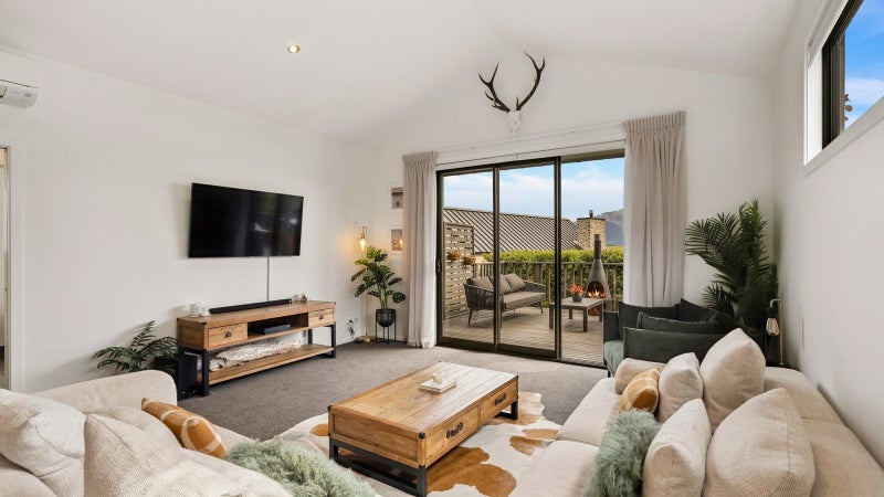 5 Glenelg Lane, Jacks Point, Queenstown - Carousel 2