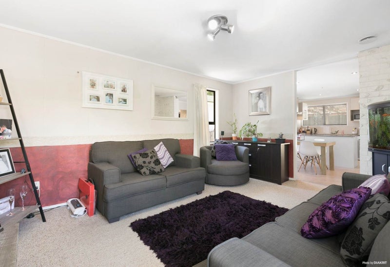 55 Oaktree Avenue, Browns Bay, Auckland - Carousel 2