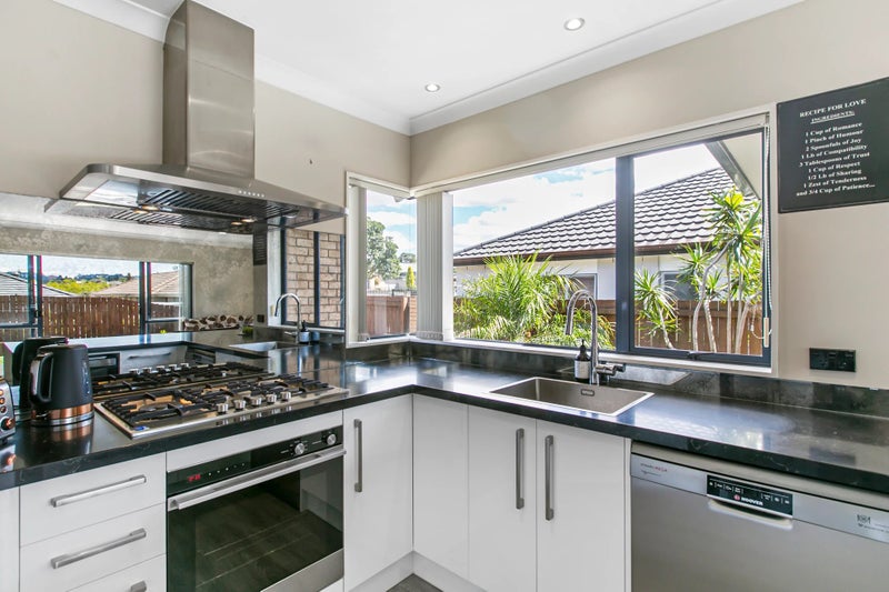 22 Nanleen Rise, Manurewa, Auckland - Carousel 2