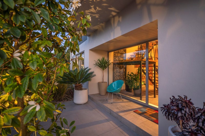 1/9 Second Avenue, Stanley Point, Auckland - Carousel 2