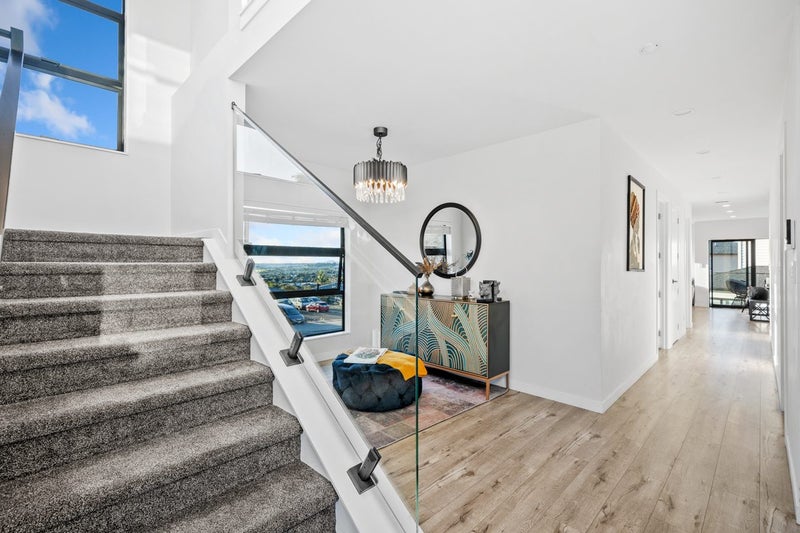 23 Gospel Heights, Flat Bush, Auckland - Carousel 2