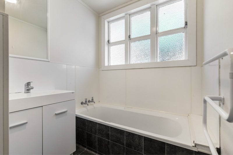 8 Takau Street, Eden Terrace, Auckland - Carousel 16