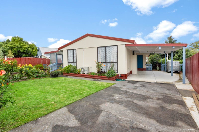 2 Ireland Place, Ranui, Auckland - Carousel 2