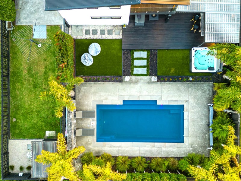 8 Korako Drive, Kumeu - Carousel 1