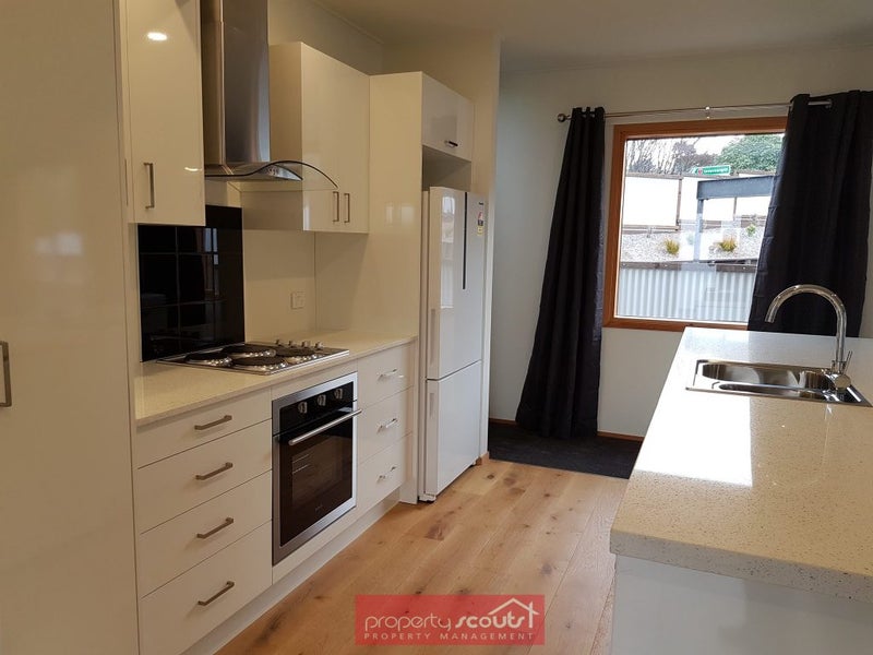382 South Road, Caversham, Dunedin - Carousel 12