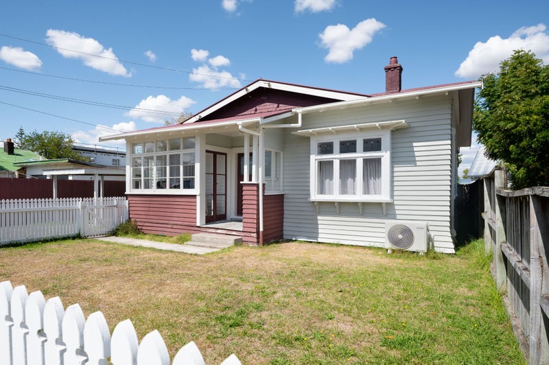 16 Coates Street, Hamilton East, Hamilton - Carousel 1