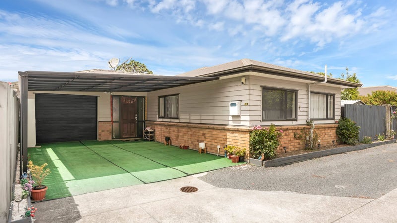 22A Vine Street, Mangere East, Auckland - Carousel 1
