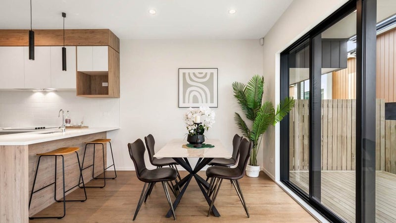 5/145 Carlisle Road, Northcross, Auckland - Carousel 1