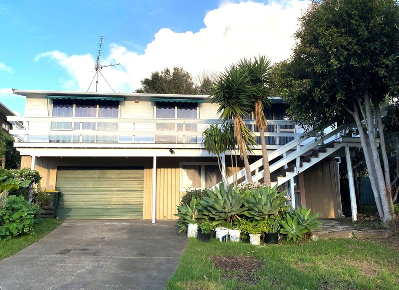 43 Cheriton Road, Mellons Bay, Auckland - Carousel 1