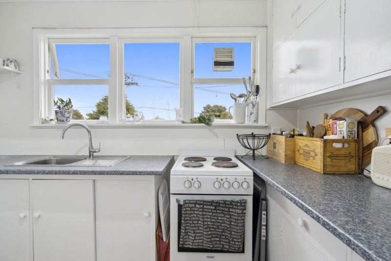 8/37 Guthrie Street, Waterloo, Lower Hutt - Carousel 1