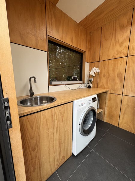 8 September Place, Forrest Hill, Auckland - Carousel 1