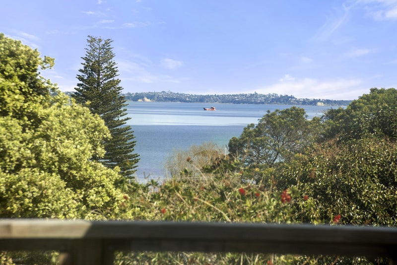 12 Nelson Avenue, Surfdale, Waiheke Island - Carousel 2