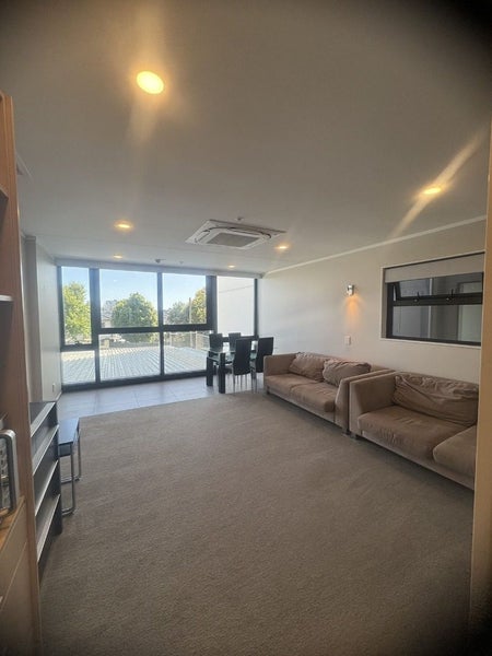 1Z/16 Burton Street, Grafton, Auckland - Carousel 2