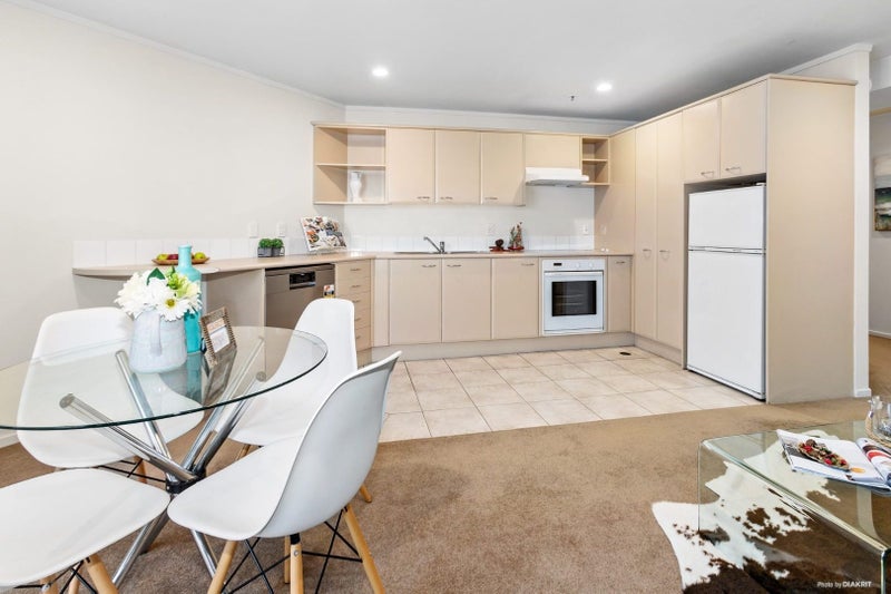 11C/6 Whitaker Place, Grafton, Auckland - Carousel 1