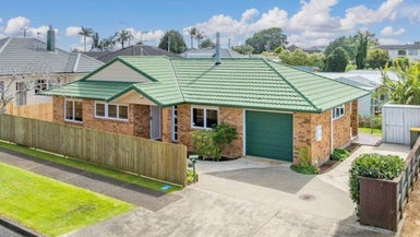 4 Fitzroy Street, Papatoetoe, Auckland - Carousel 1