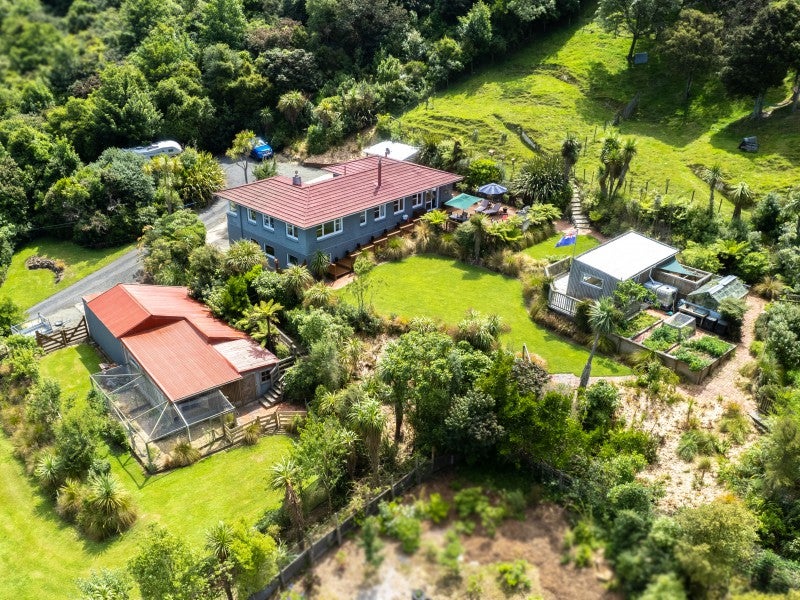 34 Manuka Street, Ravensbourne, Dunedin - Carousel 1