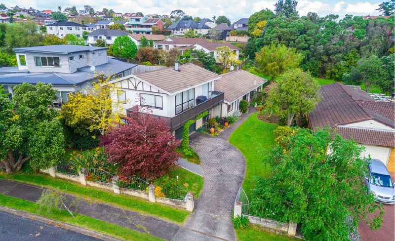39 Greenbank Drive, Saint Johns, Auckland - Carousel 1