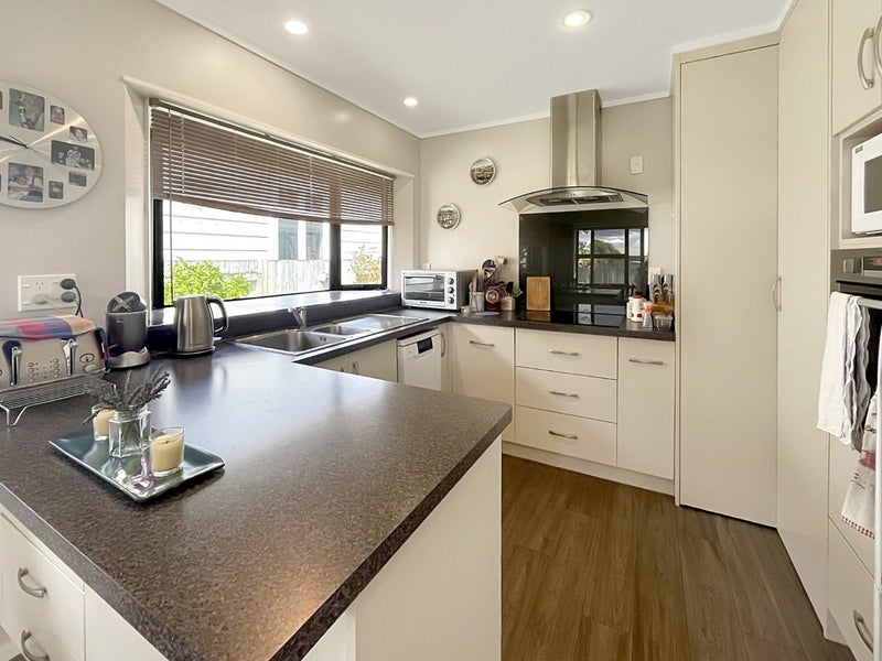 45 Stewart Crescent, Hokowhitu, Palmerston North - Carousel 2