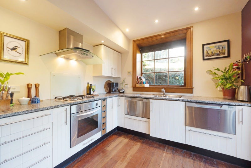 51 Fairview Crescent, Kelburn, Wellington - Carousel 2