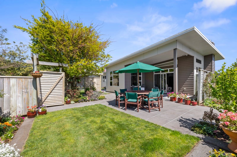 10B Long Place, Frankleigh Park, New Plymouth - Carousel 2