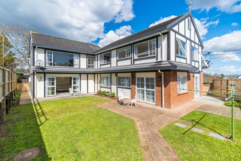 225 Bleakhouse Road, Mellons Bay, Auckland - Carousel 1