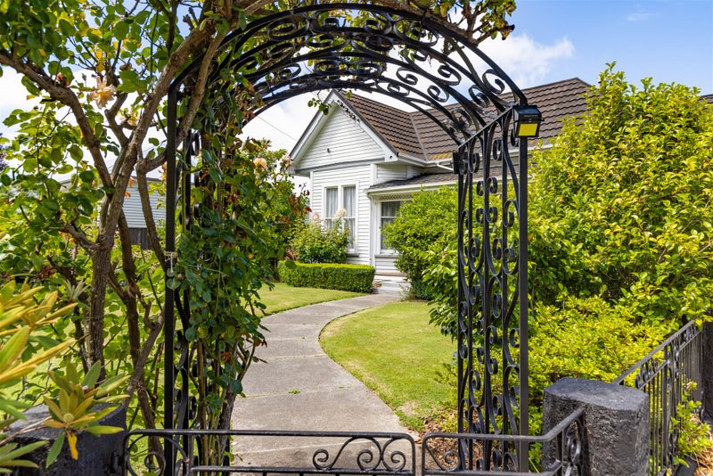 80 Fisher Avenue, Beckenham, Christchurch - Carousel 1