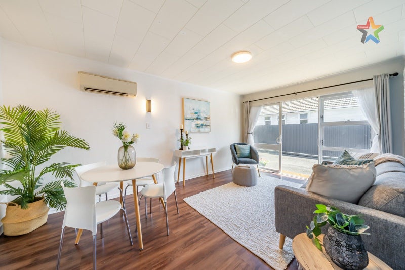 2/43 LEIGHTON AVE, GRACEFIELD, LOWER HUTT - Carousel 2