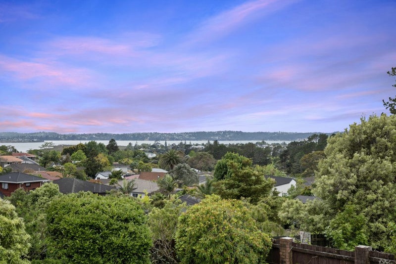 22 Tatyana Place, Massey, Auckland - Carousel 1