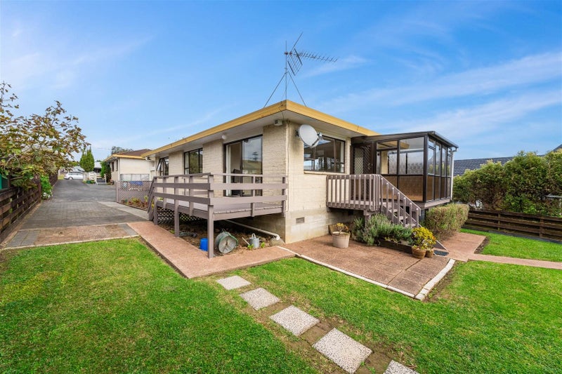 2/79 Hutchinson Avenue, New Lynn, Auckland - Carousel 2
