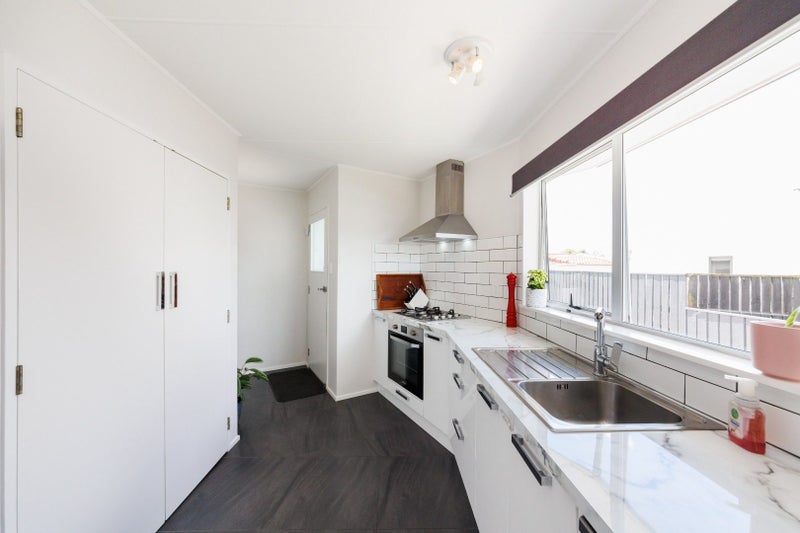 3 Forbes Place, Kelvin Grove, Palmerston North - Carousel 2