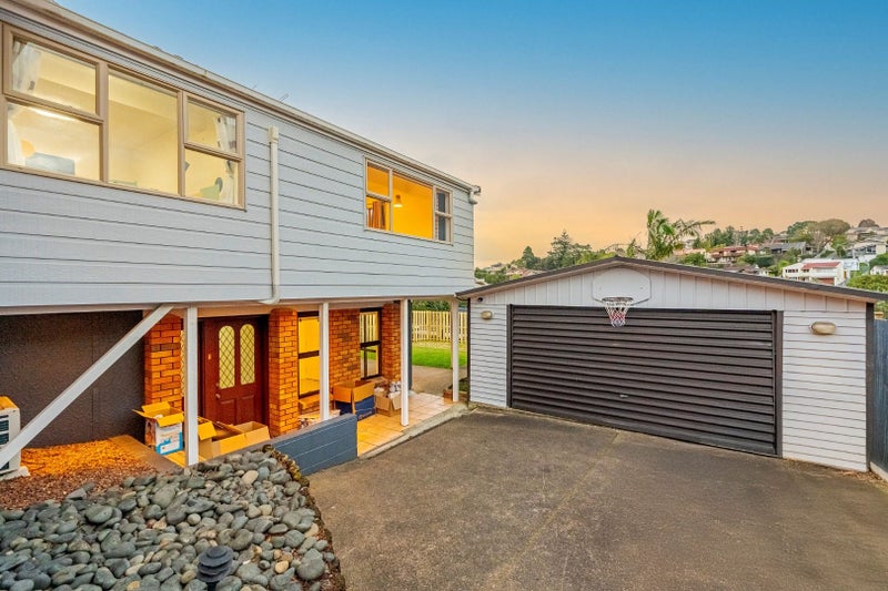 79 Stapleford Crescent, Browns Bay, Auckland - Carousel 2