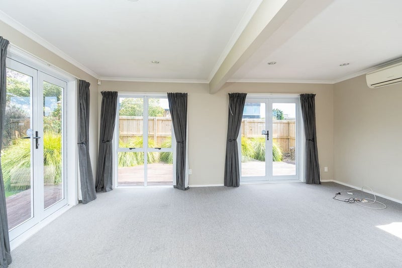 2 Masters Avenue, Hillcrest, Hamilton - Carousel 2