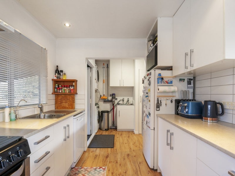 2/135 Rickit Street, Taupō - Carousel 14