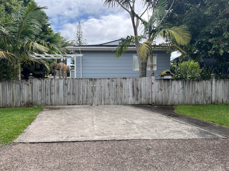 61 The Circle, Manly, Whangaparaoa - Carousel 1