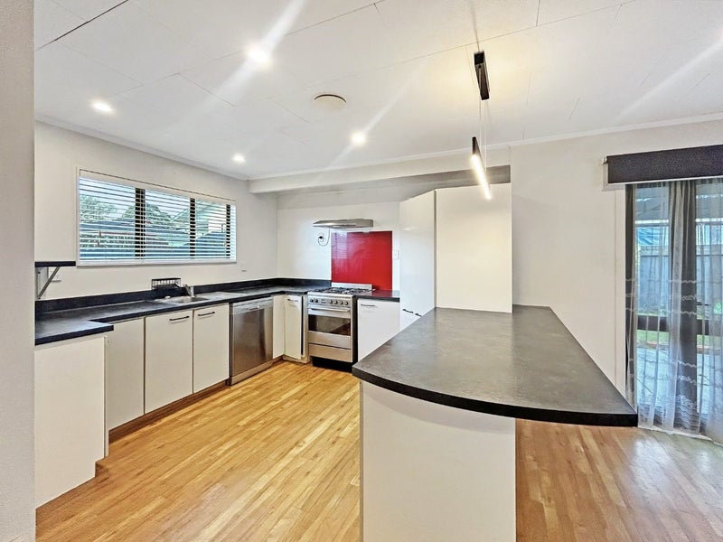 52A Benmore Avenue, Cloverlea, Palmerston North - Carousel 2