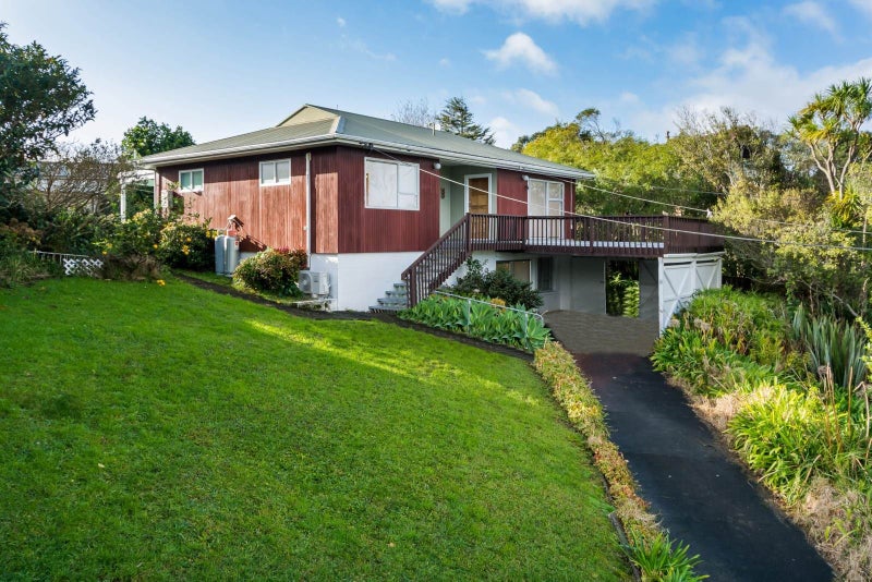 16 Valley Road, Northcote, Auckland - Carousel 1