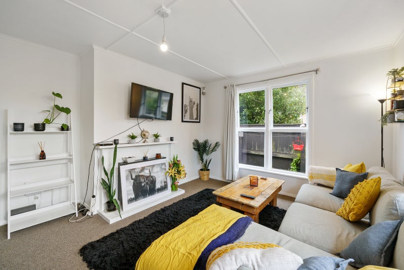 1/9 Cottle Street, Avalon, Lower Hutt - Carousel 1