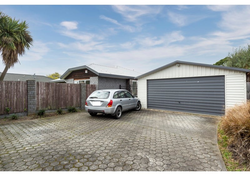 17 Honeysuckle Place, Northcote, Christchurch - Carousel 17
