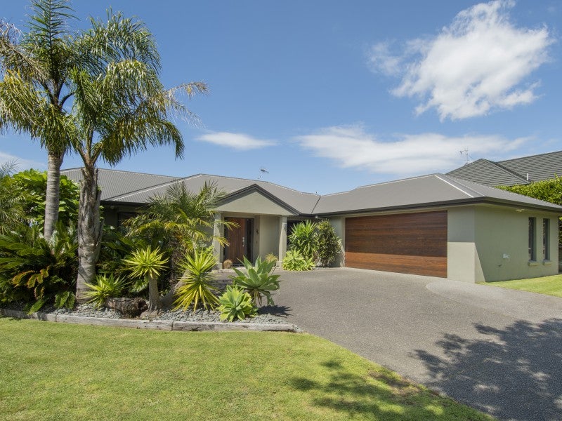 6 St Clements Grove, Bethlehem, Tauranga - Carousel 1