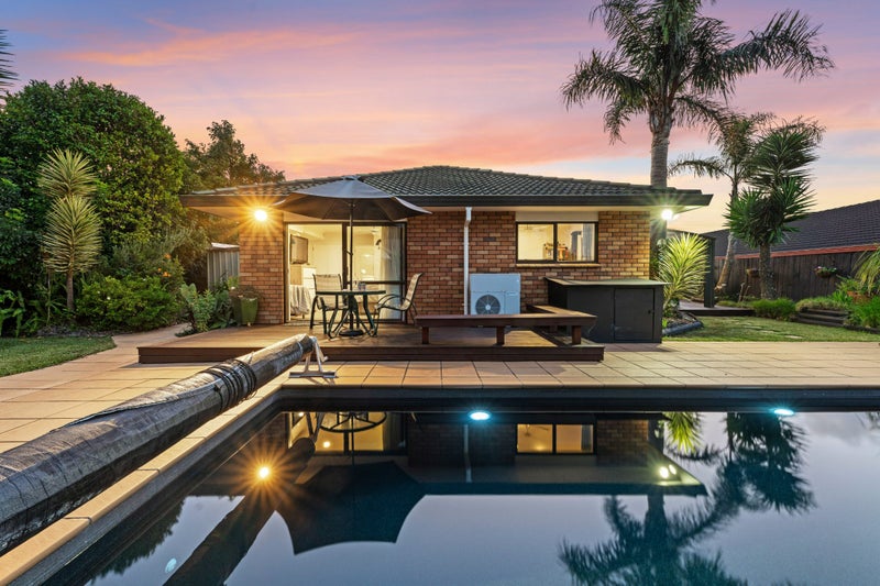 18 Perotti Place, Conifer Grove, Takanini - Carousel 2