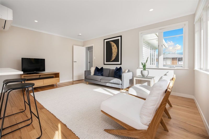 7 Beazley Place, Glendene, Auckland - Carousel 2