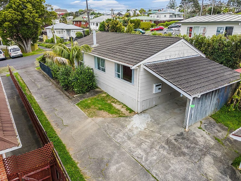 1/10 Waratah Street, Birkenhead, Auckland - Carousel 1