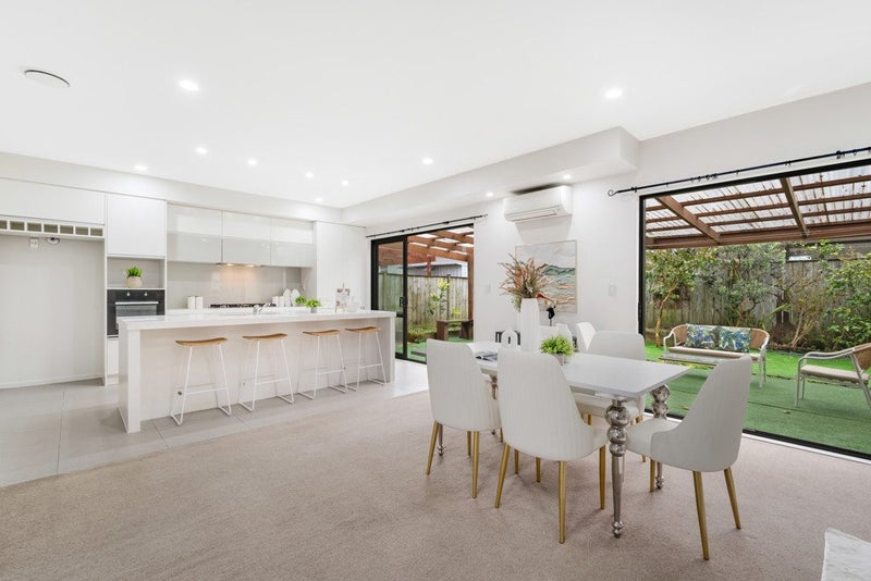 4 Helianthus Avenue, Flat Bush, Auckland - Carousel 2