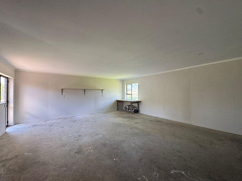 328 Tourist Road, Papakura - Carousel 21