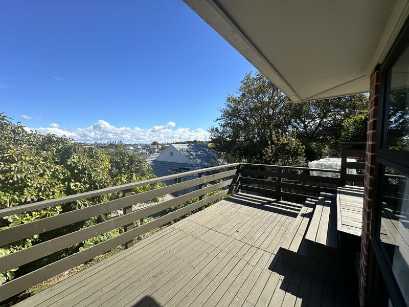 4A Appleyard Crescent, Meadowbank, Auckland - Carousel 1