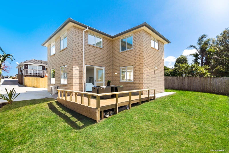 10A BEAUBANK RD, Kelston, Auckland - Carousel 1