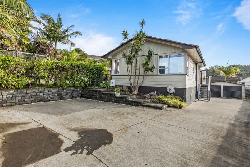 8 Spinella Drive, Bayview, Auckland - Carousel 1