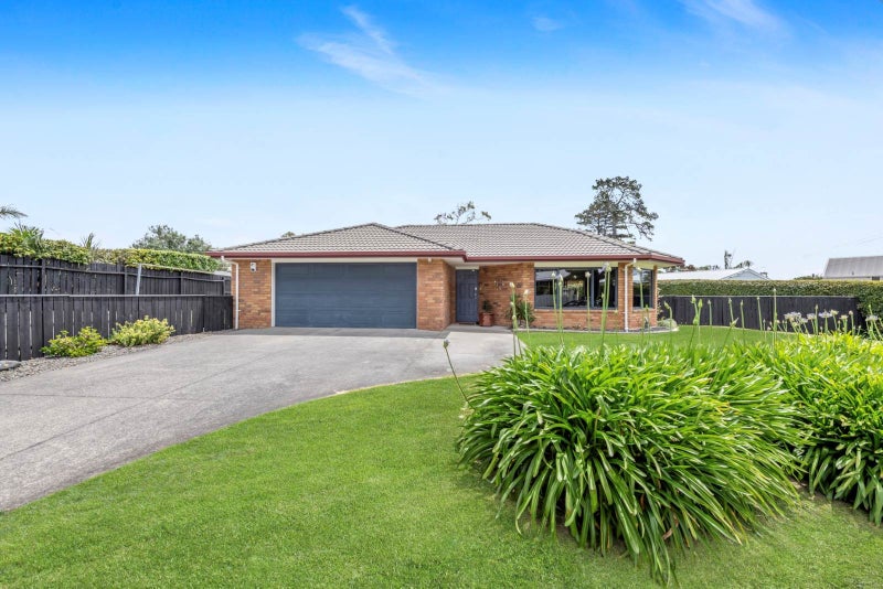 4A Sunkist Bay Road, Beachlands, Auckland - Carousel 1