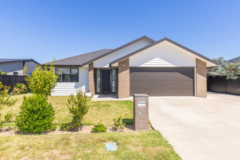 58 Oak Ridge Drive, Te Awamutu, Te Awamutu - Carousel 1